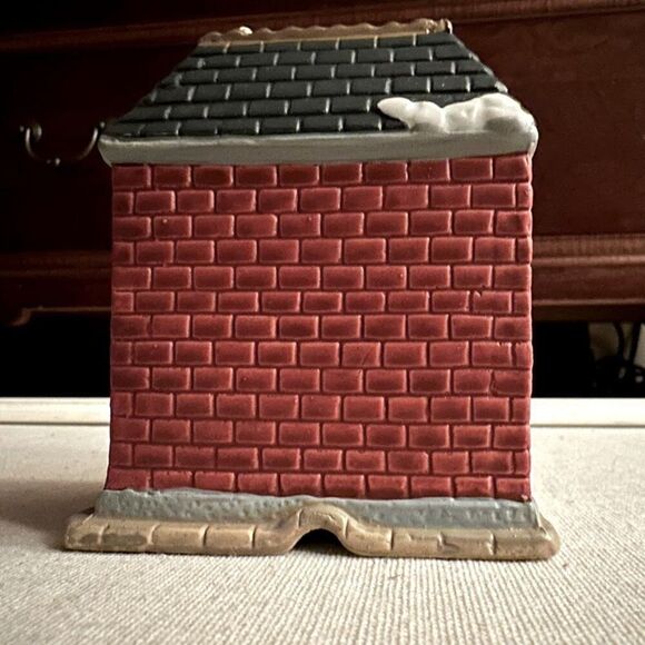 Vintage Ceramic Christmas Village brick firehouse w bell. - Picture 3 of 7